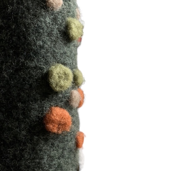 TLB designs, 3D Cardigan/ Jacket - Picture 4 of 10